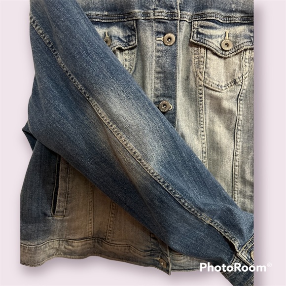 Torrid DISTRESSED JEAN JACKET Size 3 - Picture 7 of 12